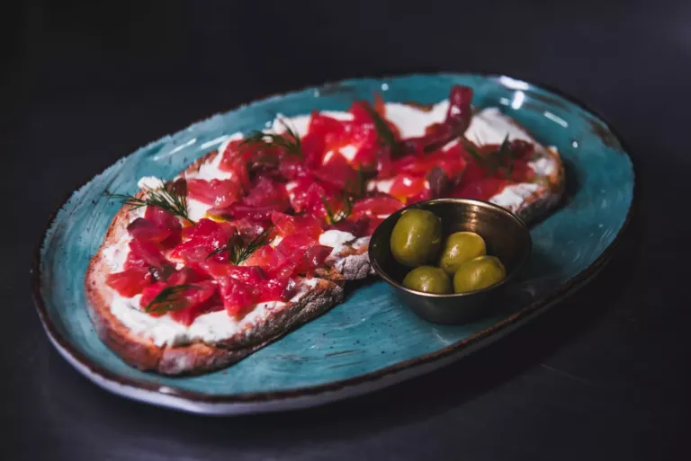Tosta con queso fresco